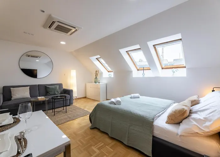Kip Old Town Modern Apartment With Free Parking & Ac