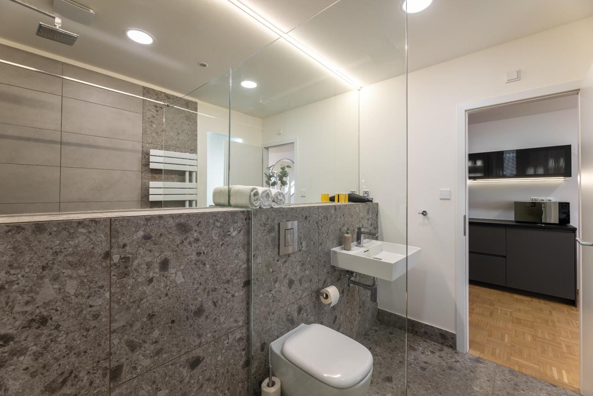 Kip Old Town Modern With Free Parking & Ac Appartement