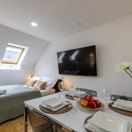 Kip Old Town Modern Apartment With Free Parking & Ac Prague Exterior photo