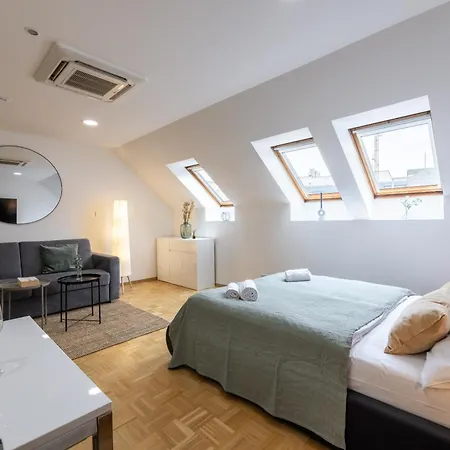 Kip Old Town Modern Apartment With Free Parking & Ac Prague Exterior photo
